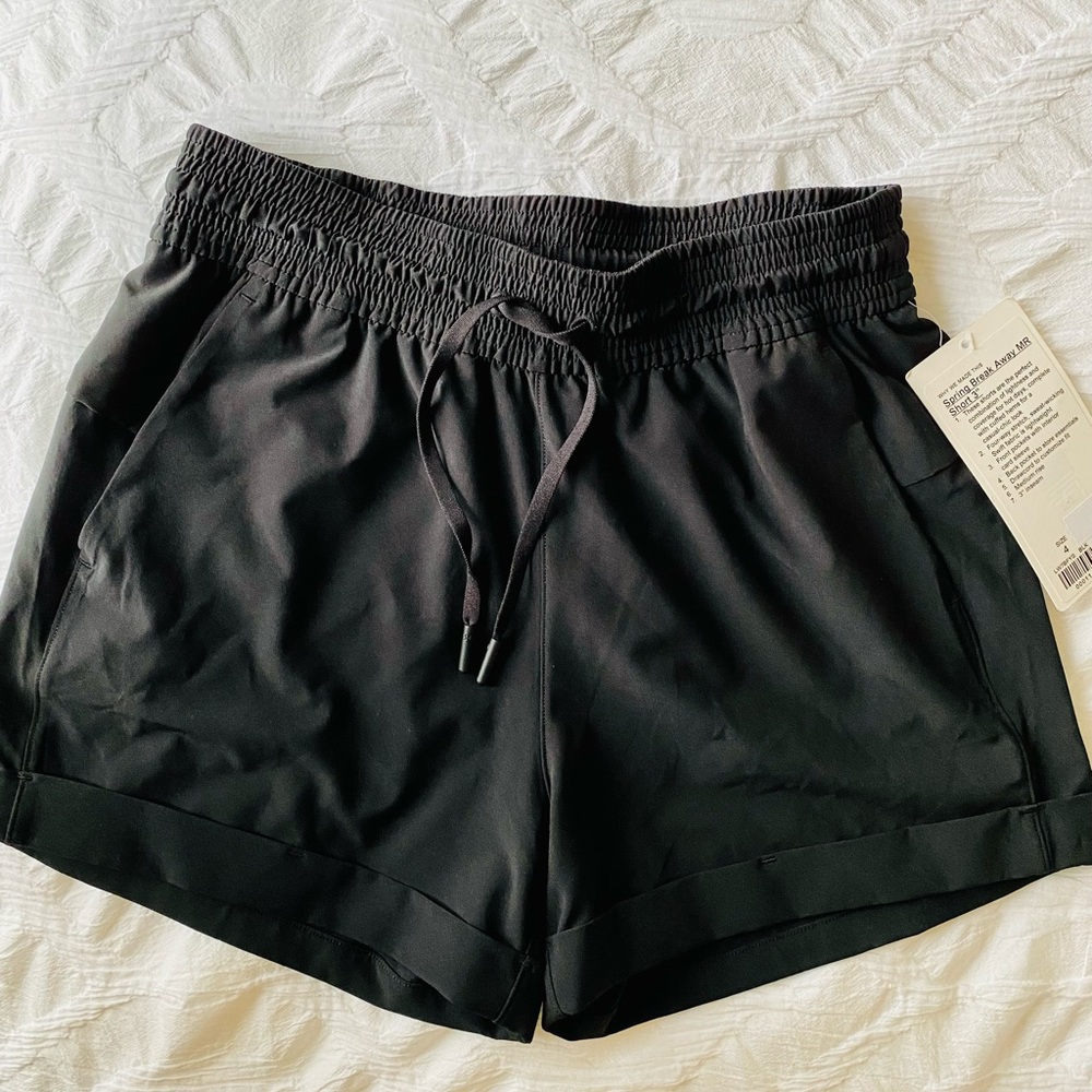 NWT: Lululemon Spring Break Away MR Short 3” - Size 4 - Black - Picture 4 of 7